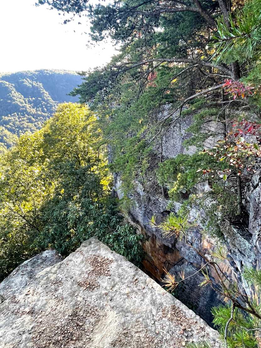 Rock formations on the Endless Wall trail.