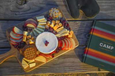 The Best Vegetarian Hiking Food - Snacks, Backpacking Meals & More