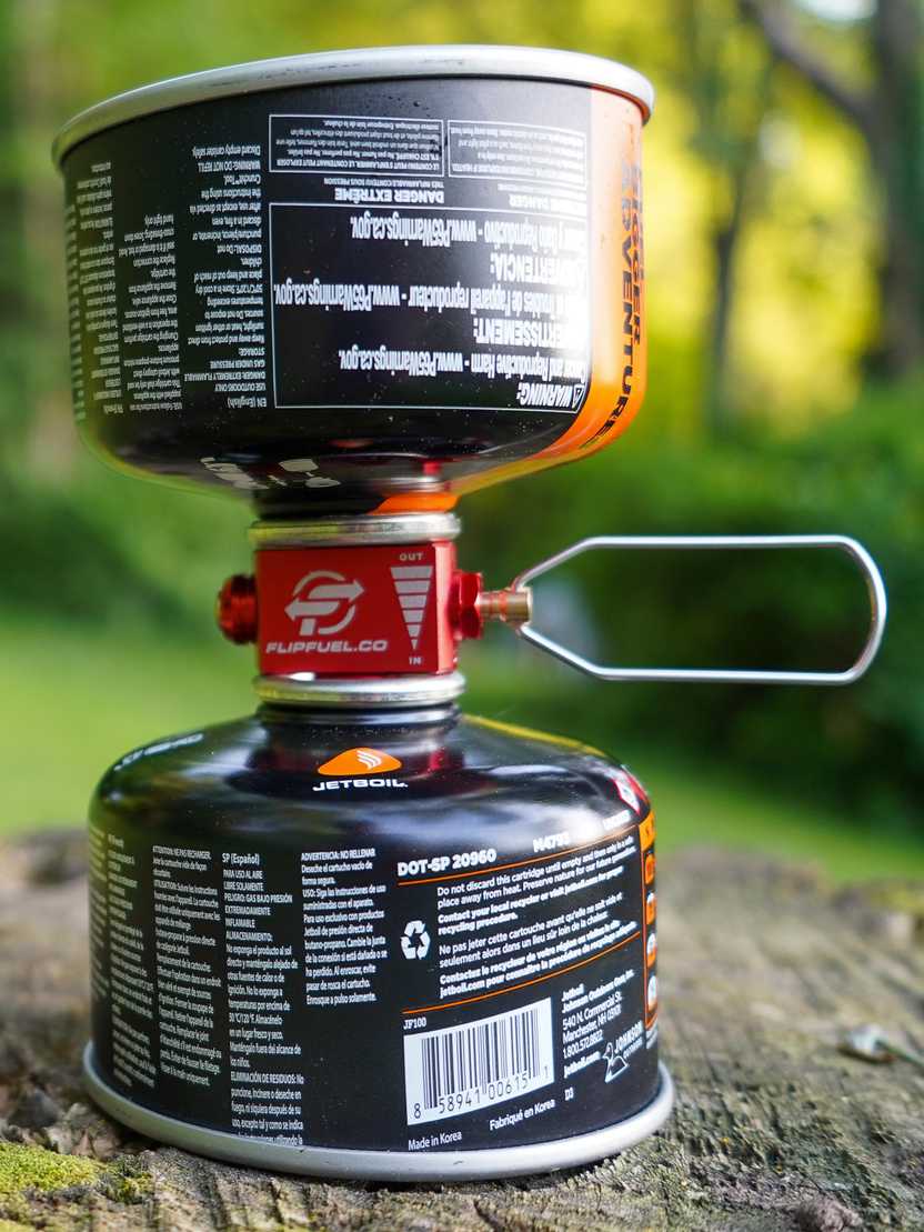 The Flip Fuel being used to tranfer fuel between two canisters. The Flip Fuel being used to tranfer fuel between two canisters.