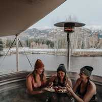 Reminiscing on last year’s winter glamping trip to Montana with my best friends 💙